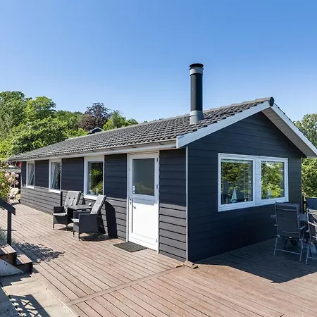 Pimen - 200m From The Sea By Interhome